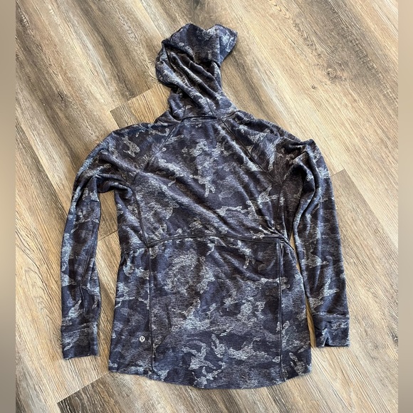 Lululemon camo quarter zip - Picture 2 of 2